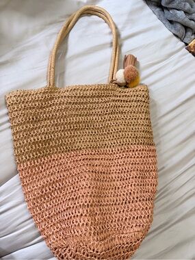 Old navy Woven Two-Tone Straw Tote Bag in Tan and Peach